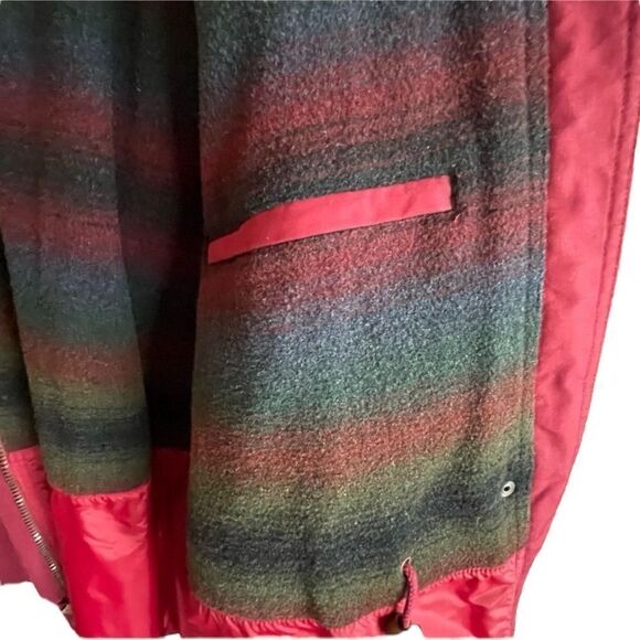 Lands End ~ Women’s Red Outerwear Jacket ~ Plaid Wool Lining ~ size L - Picture 10 of 13